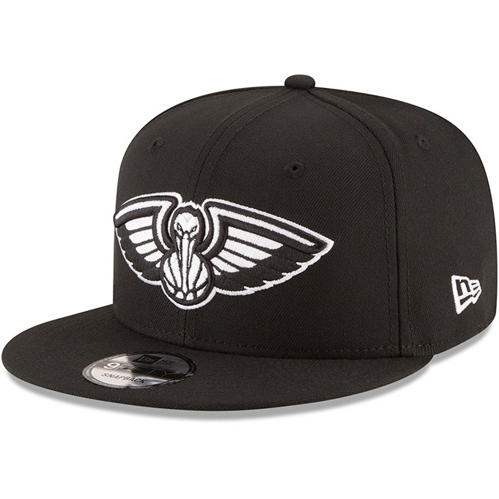 New Orleans Pelicans Black & White Logo 9FIFTY Adjustable Snapback Hat Black - New Era