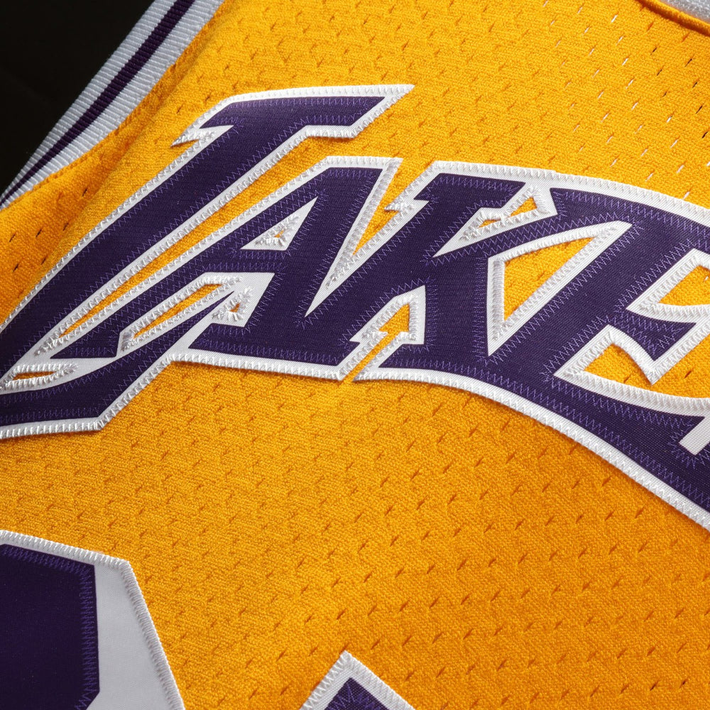 Magic Johnson Los Angeles Lakers 1984/85 Hardwood Classics Swingman Jersey Gold - Mitchell & Ness
