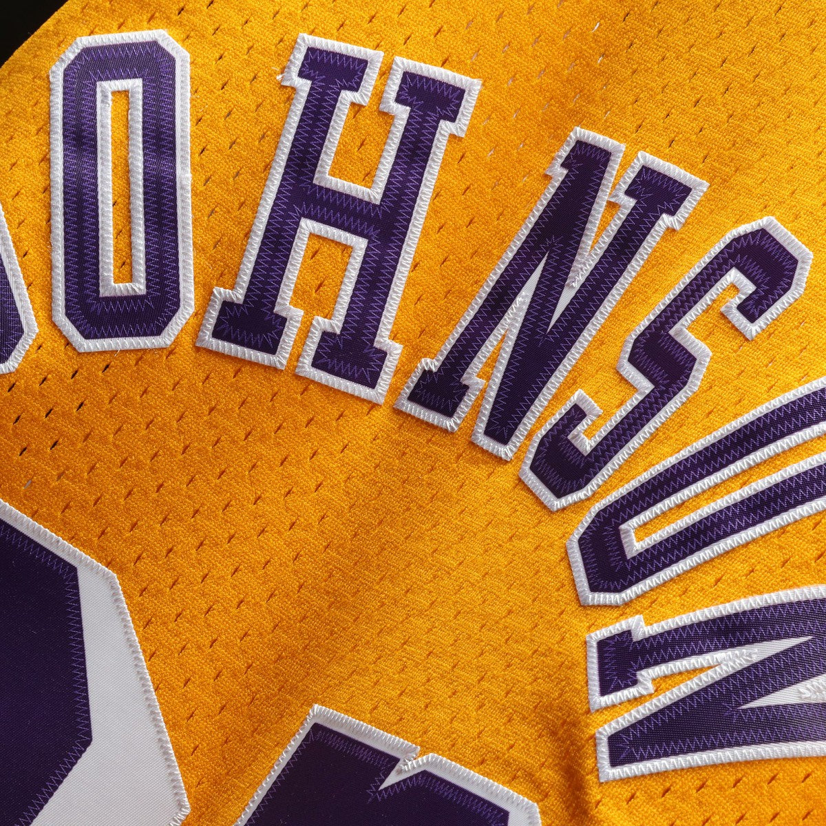 Magic Johnson Los Angeles Lakers 1984/85 Hardwood Classics Swingman Jersey Gold - Mitchell & Ness