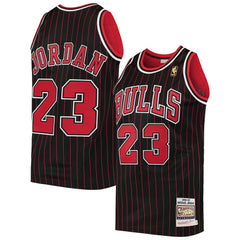Michael Jordan Chicago Bulls 1996/97 Hardwood Classics Authentic Jersey Black - Mitchell & Ness outlet