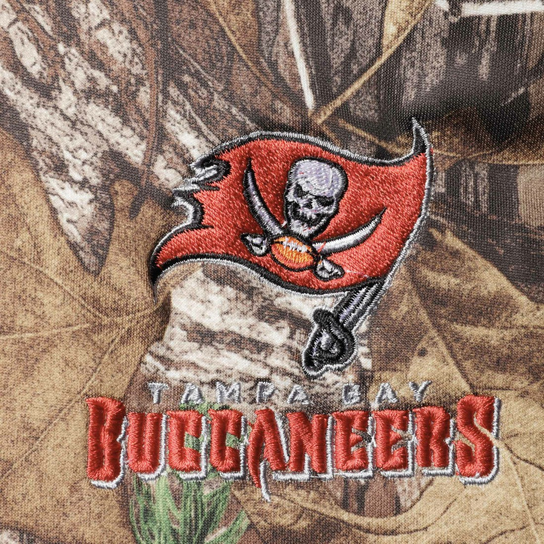 Tampa Bay Buccaneers Dunbrooke Circle Champion Tech Fleece Pullover Hoodie - Realtree Camo Hoodies