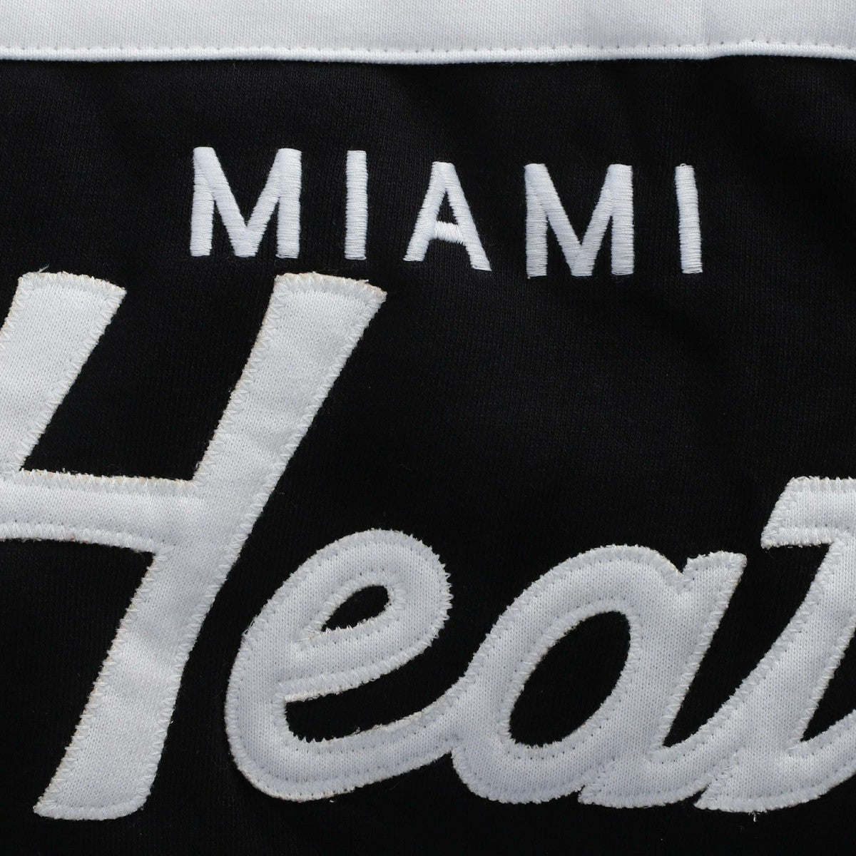 Miami Heat Head Coach Pullover Hoodie Red/Black - Mitchell & Ness