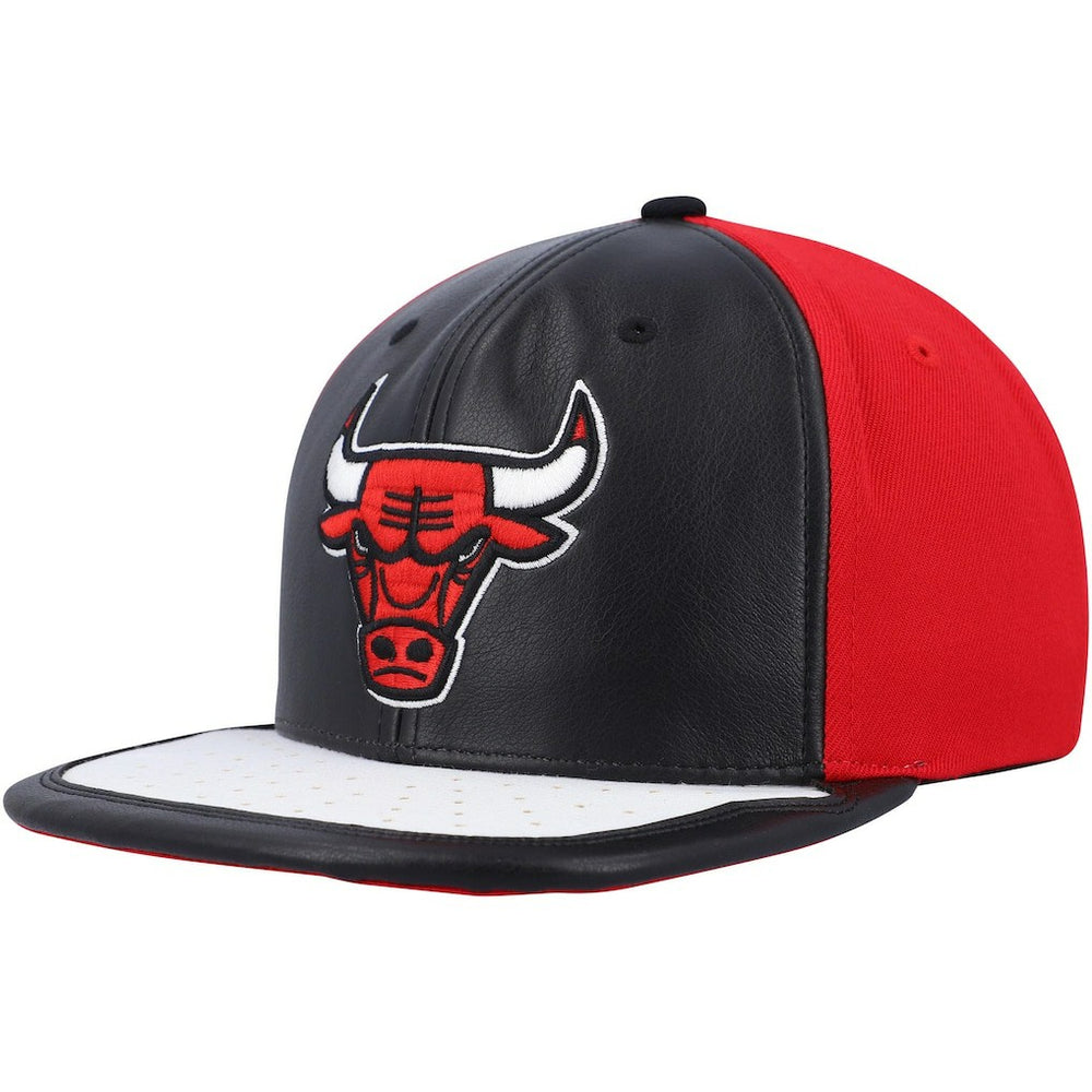 Chicago Bulls Day One Snapback Hat Black/White - Mitchell & Ness