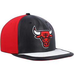 Chicago Bulls Day One Snapback Hat Black/White - Mitchell & Ness