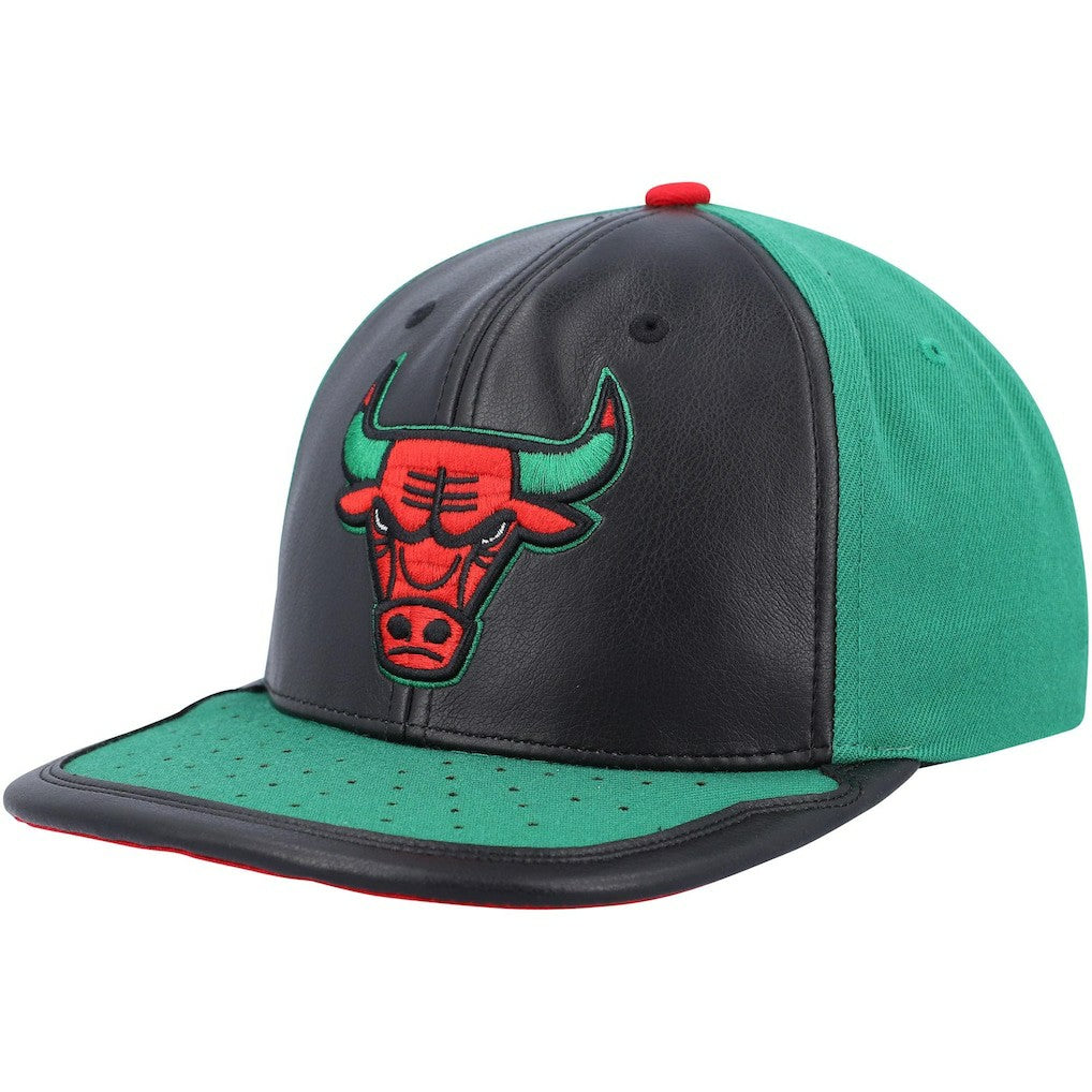 Chicago Bulls Day One Snapback Hat Black/Green - Mitchell & Ness