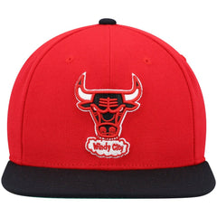 Chicago Bulls Hardwood Classics Team Two-Tone 2.0 Snapback Hat Red/Black - Mitchell & Ness