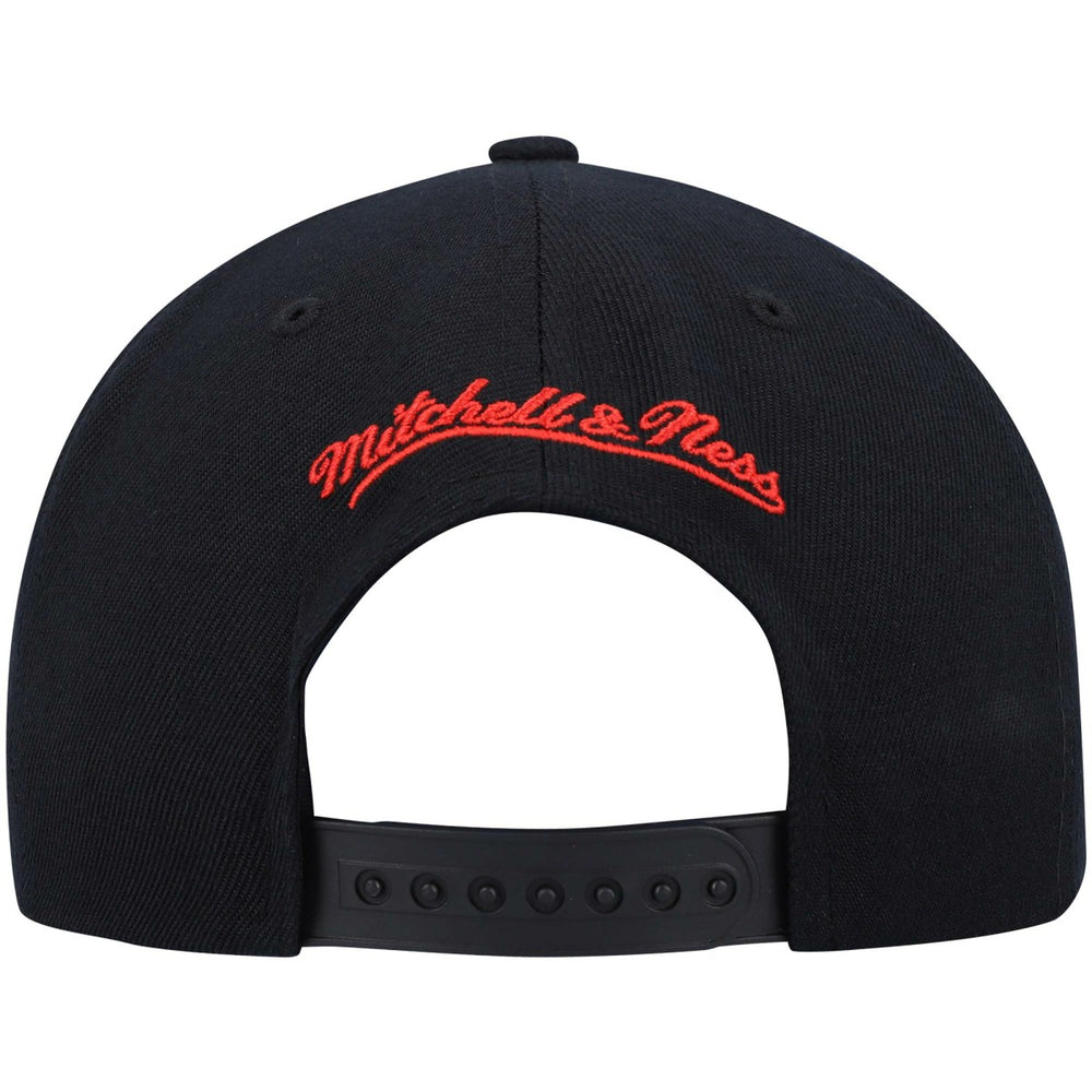 Toronto Raptors Team Two-Tone 2.0 Snapback Hat Black/Red - Mitchell & Ness