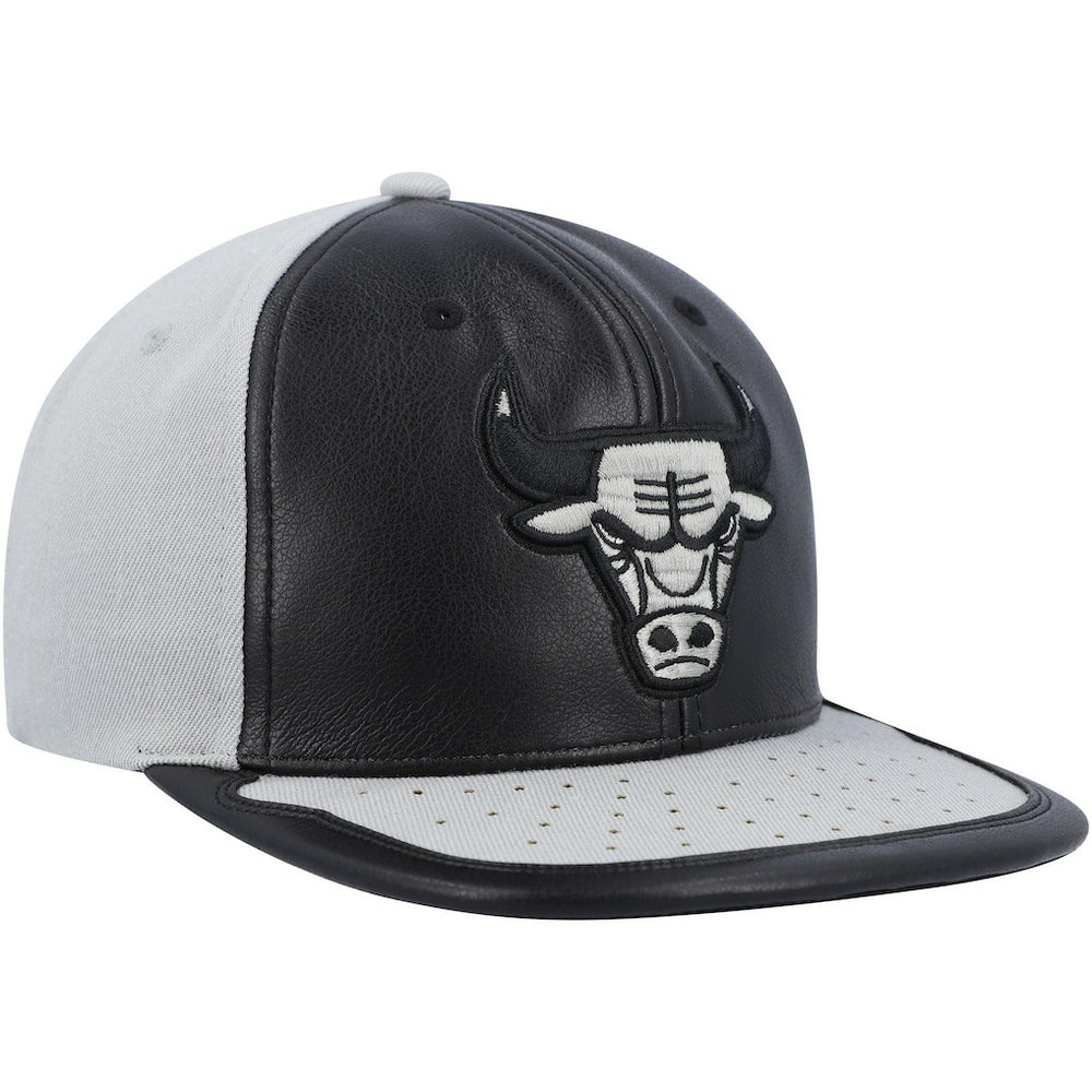 Chicago Bulls Day One Snapback Hat Black/Gray - Mitchell & Ness