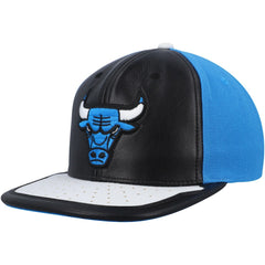 Chicago Bulls Day One Snapback Hat Black/White - Mitchell & Ness