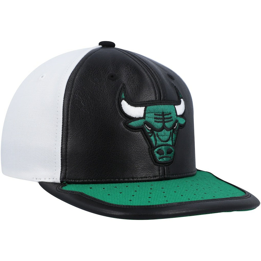 Chicago Bulls Day One Snapback Hat White/Green - Mitchell & Ness