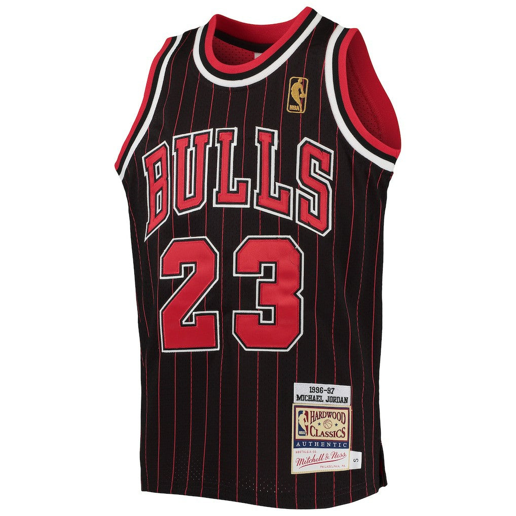 Michael Jordan Chicago Bulls Youth 1996-97 Hardwood Classics Authentic Jersey Black/Red - Mitchell & Ness