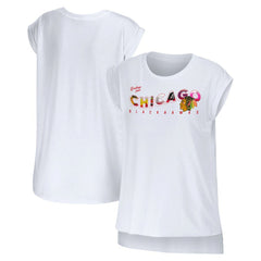 Chicago Blackhawks WEAR by Erin Andrews Women's Greetings From Muscle T-Shirt - White | US 4762622