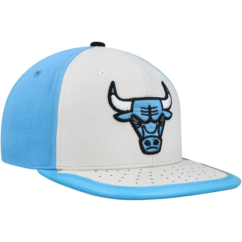 Chicago Bulls Day One Snapback Hat White/Light Blue - Mitchell & Ness