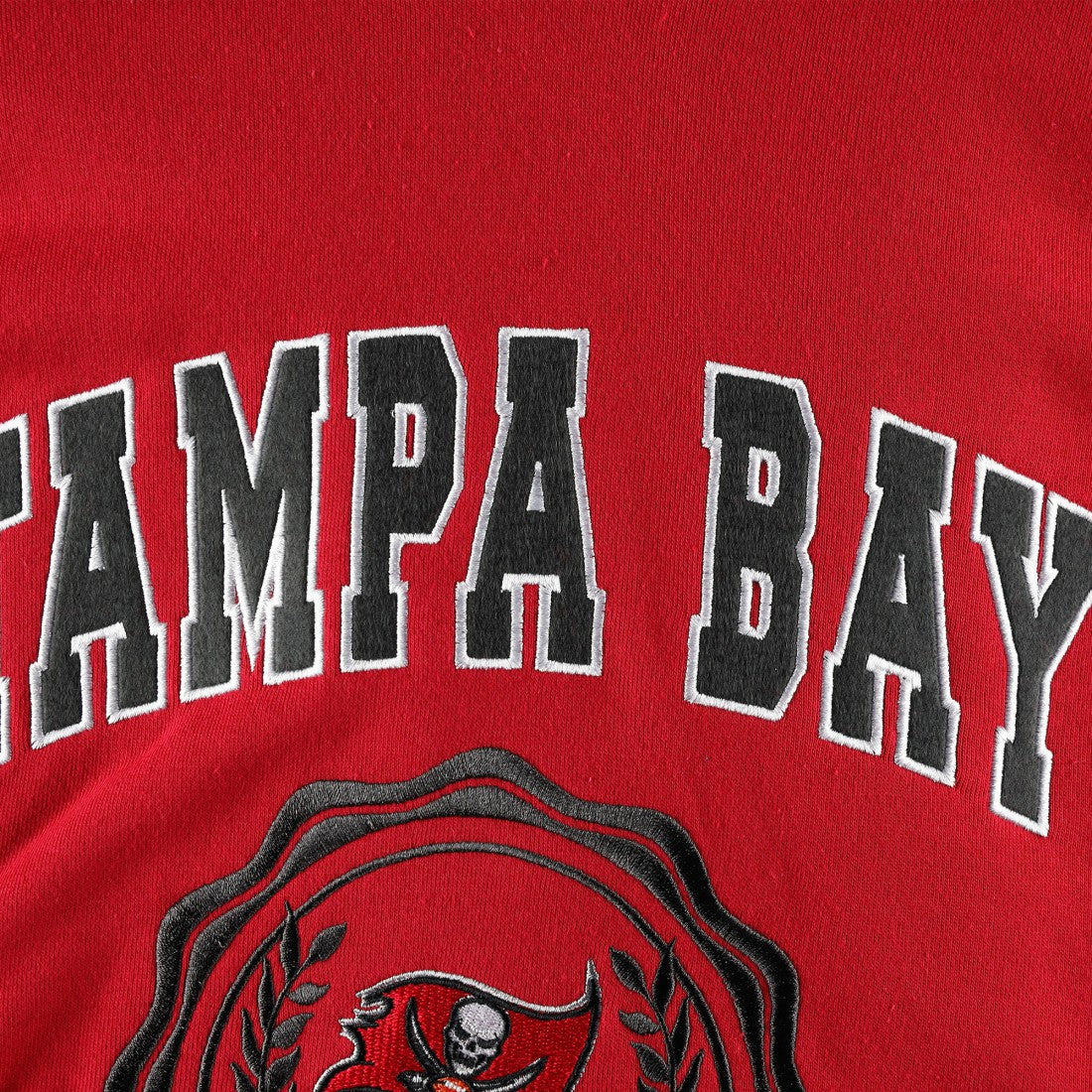 Tampa Bay Buccaneers Tommy Hilfiger Women's Becca Drop Shoulder Pullover Hoodie - Red Hoodies
