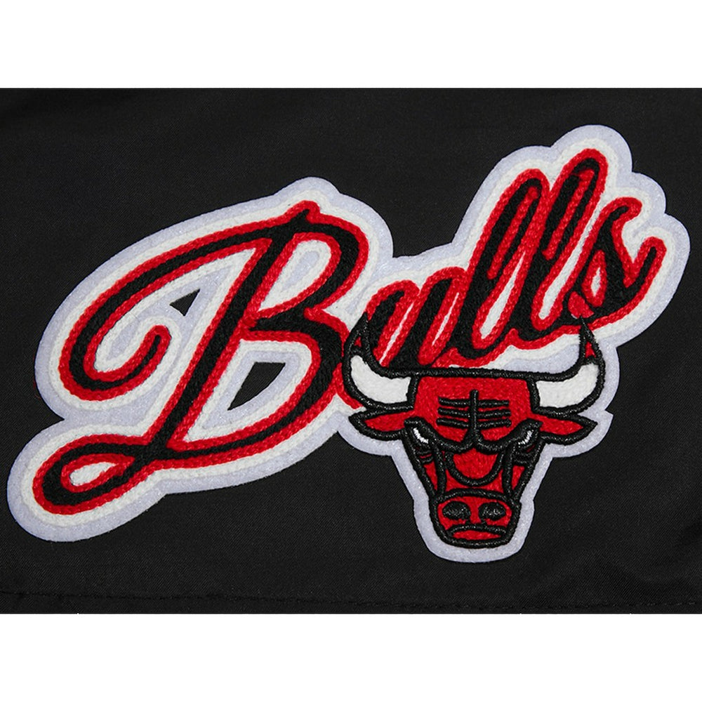 Chicago Bulls Pro Standard Women's Script Woven Shorts Black